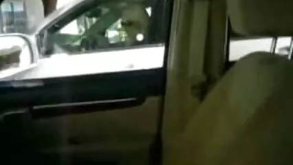 جو جلدی اٹھتا ہے، وہ پیاری کو منہ میں فیلم سکسی گاییدن خارجی ڈالتا ہے۔