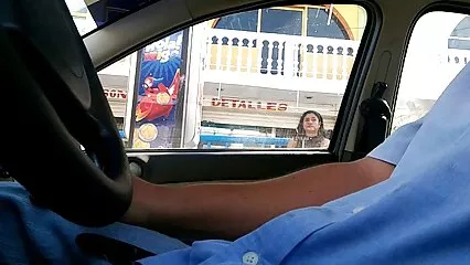چونکہ شوہر نہیں چودتا، میں کورئیر سکس خارجی از کوس سے چودوں گا.