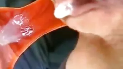 کوئی تعجب نہیں کہ وہ اپنی گرل فرینڈ فیلمهای پورن خارجی کو جزیروں پر لے گیا۔